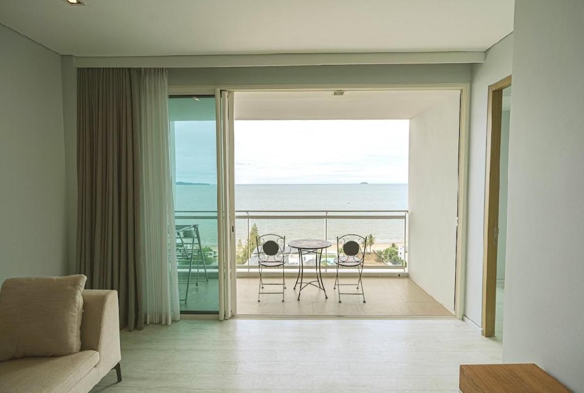 Veranda Residences Pattaya By Phung Pantai Jomtien Bagian luar foto